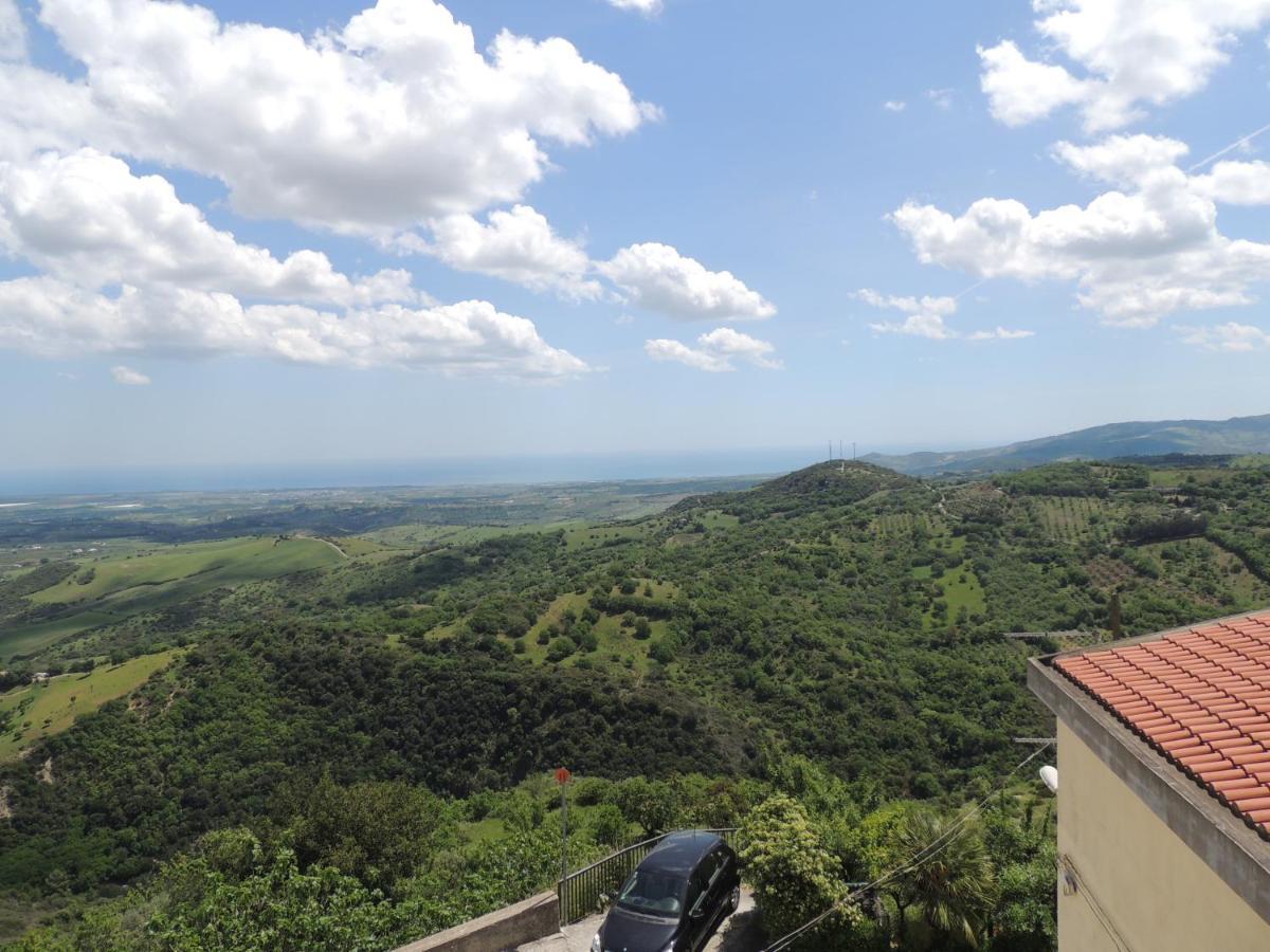 Casa Vacanza “Belvedere Sullo Ionio “ 罗通代拉 外观 照片